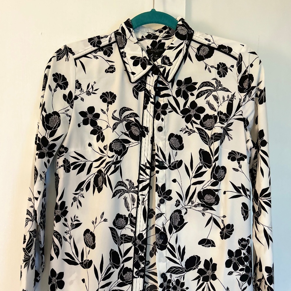 Ann Taylor Black and White Floral Blouse